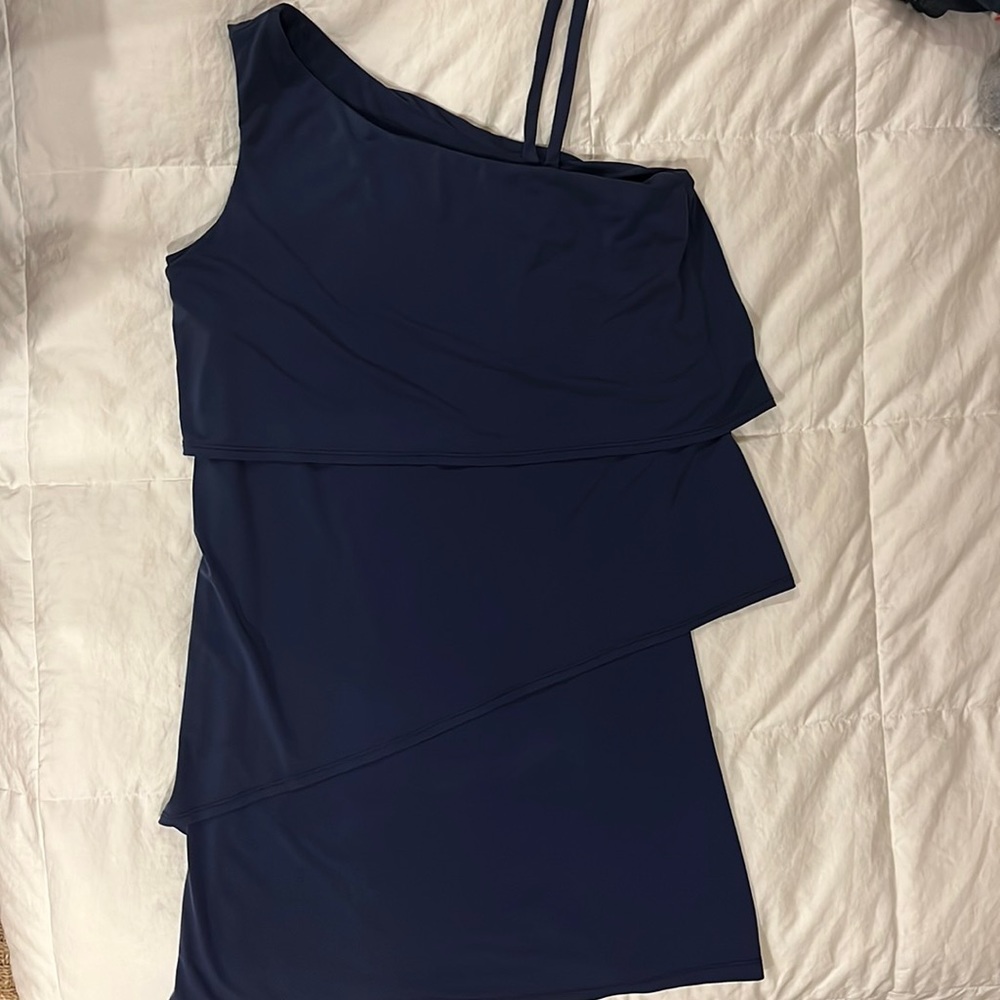 Vince Camuto Women’s cocktail dress size 6